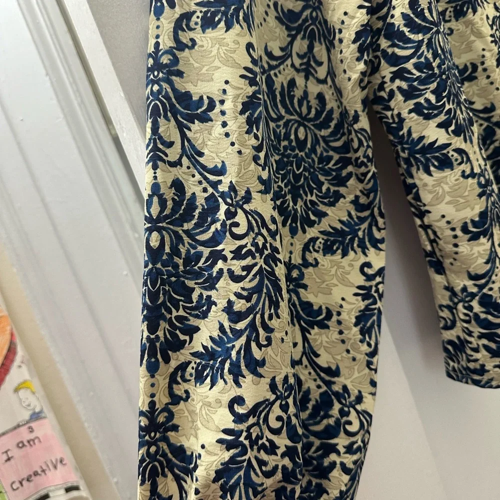 Women Blouse - Picture 7 of 8